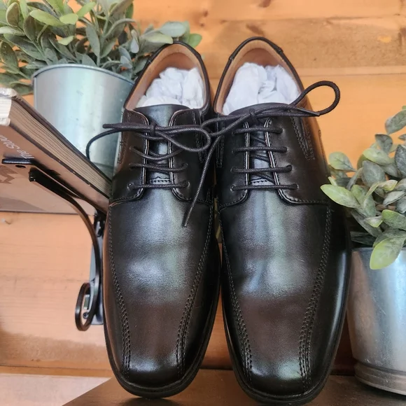 Clarks 💙 NWOB Tilden Walk Oxford  Dress Shoe Black Leather Square Runoff Toe 8W - Picture 4 of 11